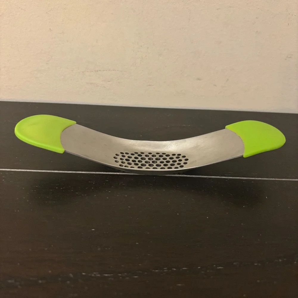 Yarmosh | Garlic Press Rocker Mincer | Stainless‎ Steel | Silicone Grips 7.5